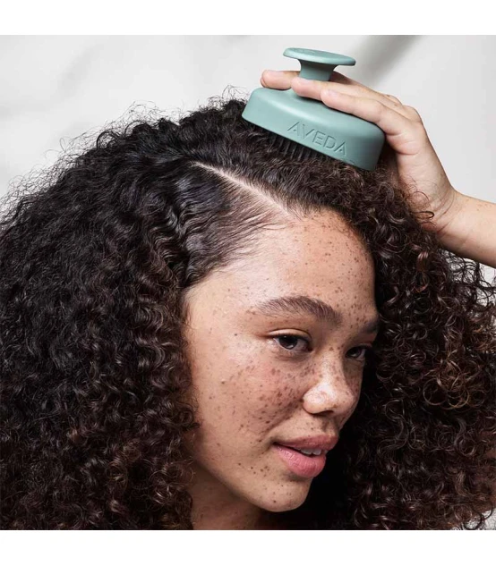 Aveda Scalp Solutions Stimulating Scalp Massager  | Celini.be